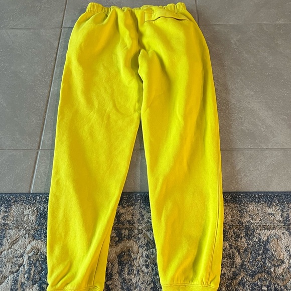Nike Men's Yellow Jogger Pants - Picture 9 of 9